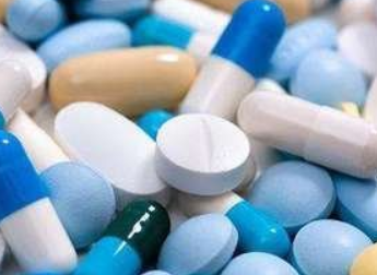 治疗急性痛风性关节炎的非甾体类抗炎药怎么预防发生不良反应?